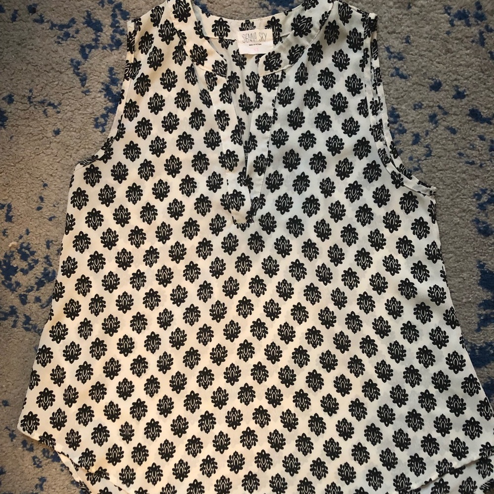 Short sleeve top